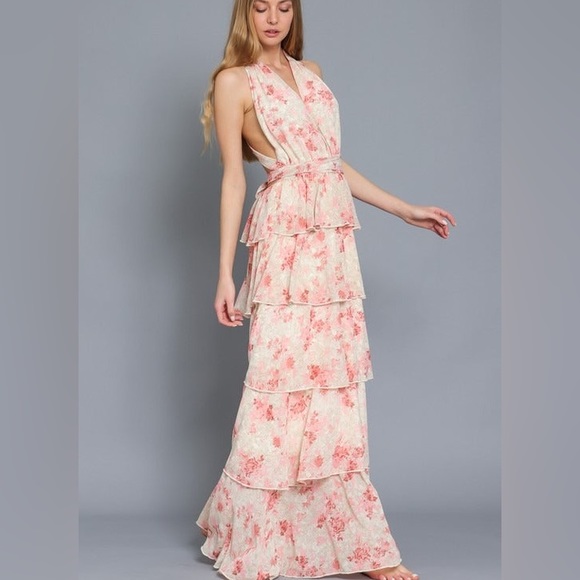 Dresses & Skirts - New, never worn Halter Tiered Maxi Dress size Large